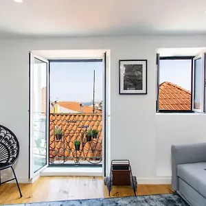 https://lovelystay-turquoise-river-view-i.hotels-lisbon-portugal.com